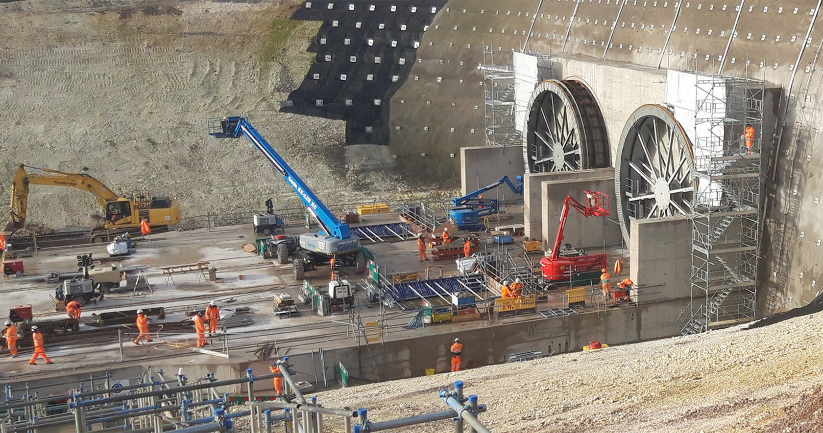 Monitoring One of the Busiest UK Highways During Rail Construction - Leica Geosystems